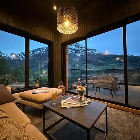 Olden House 65 * Stryn